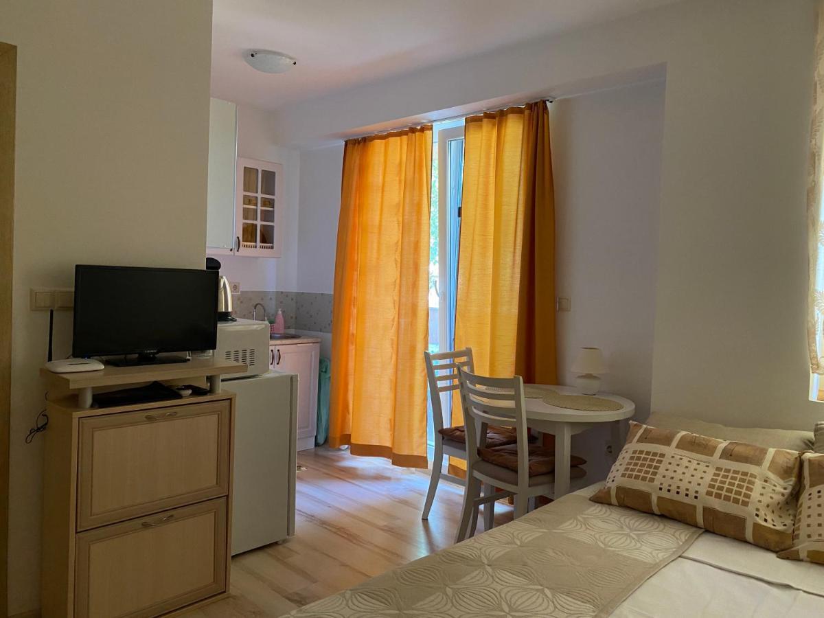 Aphrodite Gardens D208, Studio Apartment Sunny Beach Exterior photo