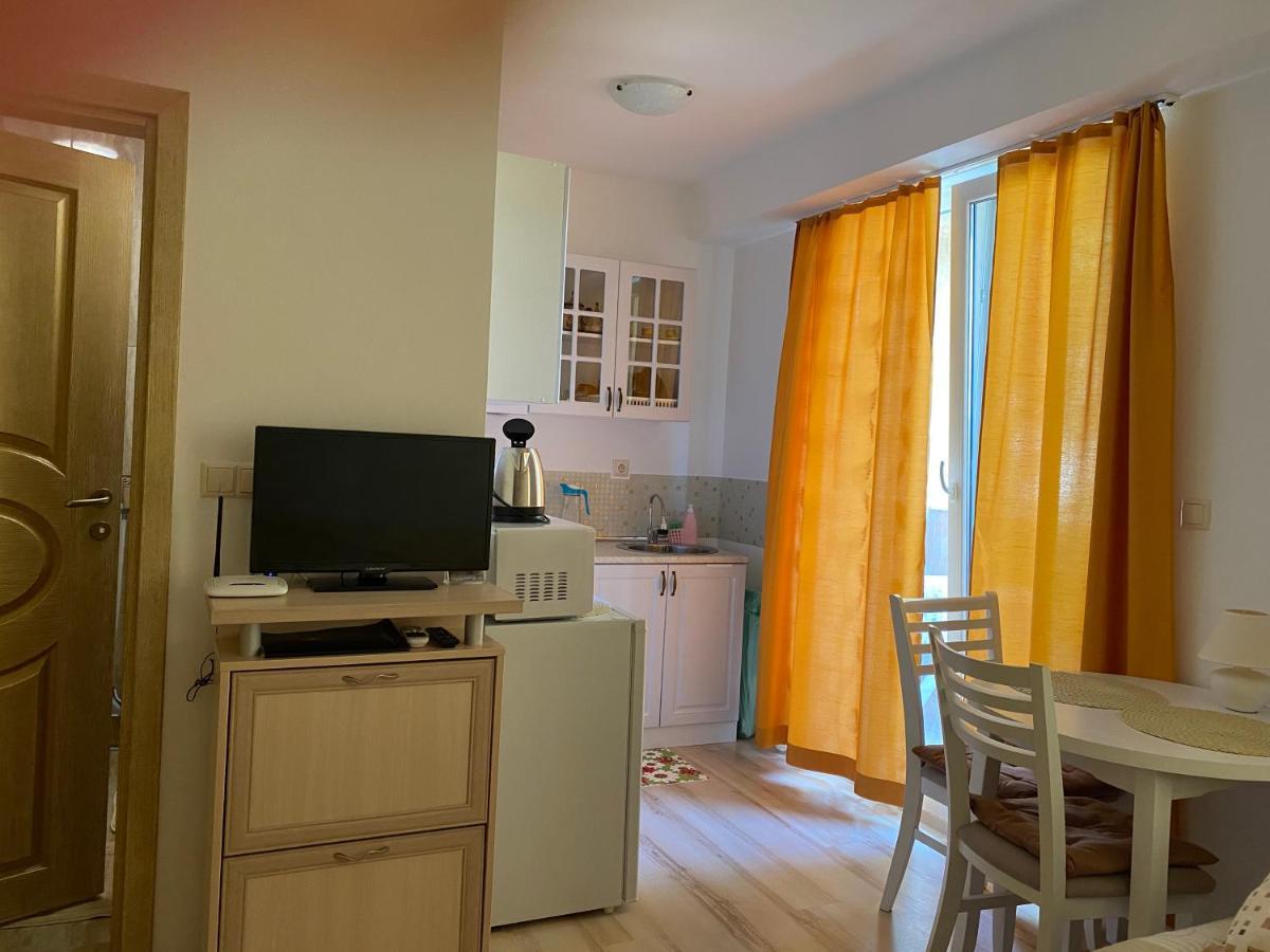 Aphrodite Gardens D208, Studio Apartment Sunny Beach Exterior photo